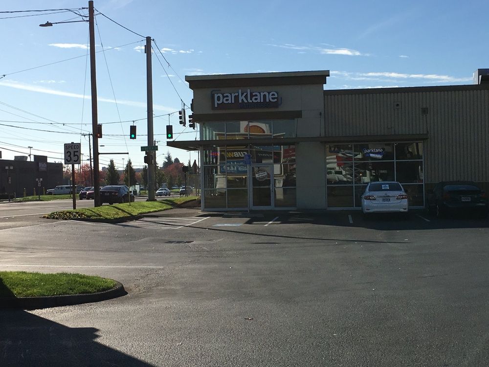Retail For Lease: 10729 SE 82nd Ave, Happy Valley, OR 97086